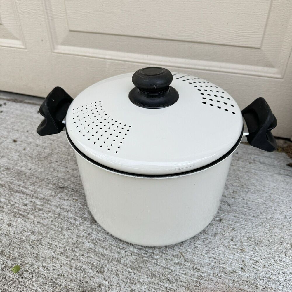 Vintage Enameled Pasta Pot Enamel Cooking With Strainers In Lid White 9 qt? BUB